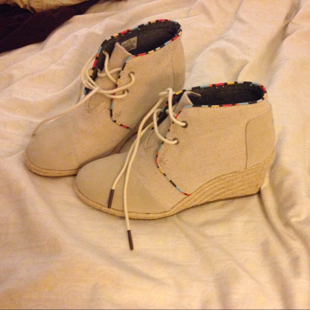 Toms desert wedges
