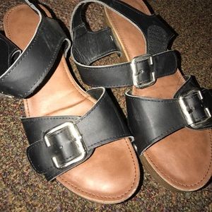 Low-heeled casual wedges/heels