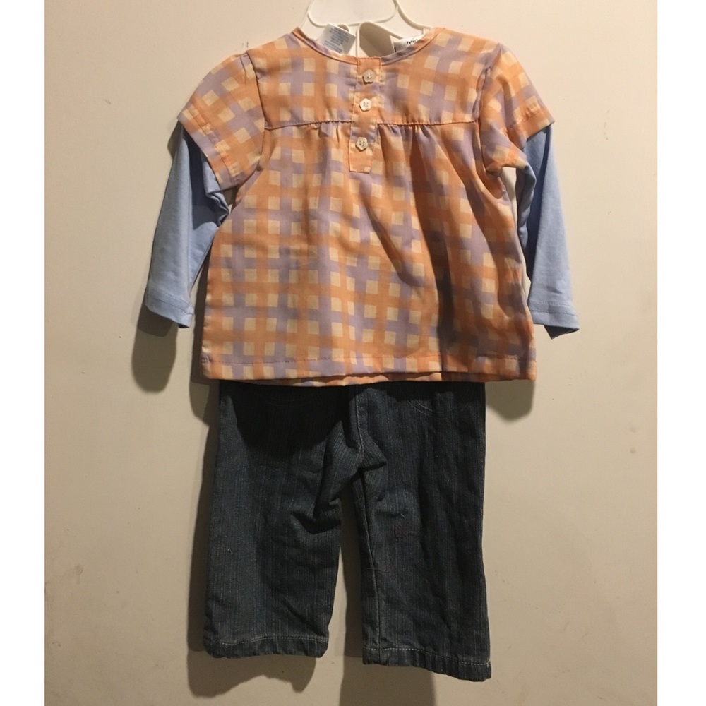 Plaid top pastel colors with three 🌺 Buttons