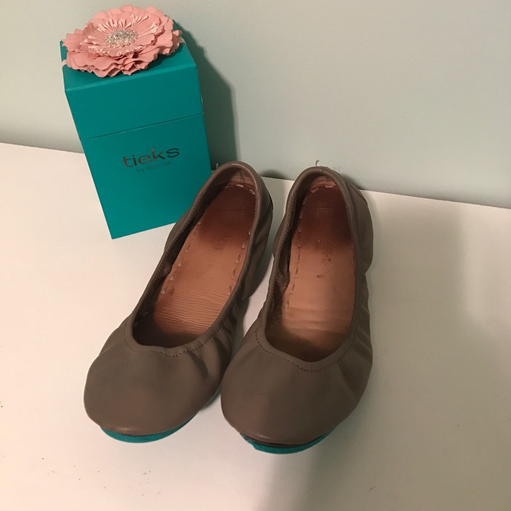 Taupe Tieks - size 9