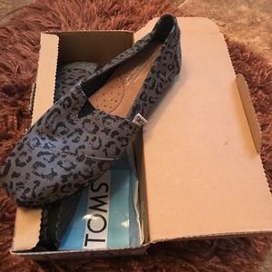 Toms slip on shoes