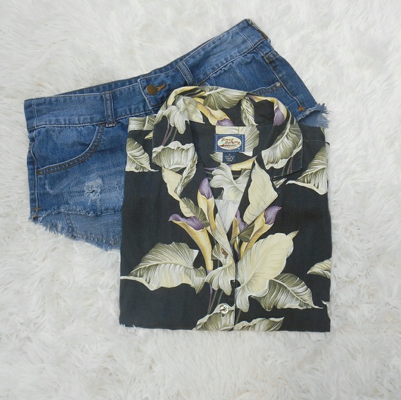 Vintage Tops - Vintage Tommy Bahama Sleeveless Top