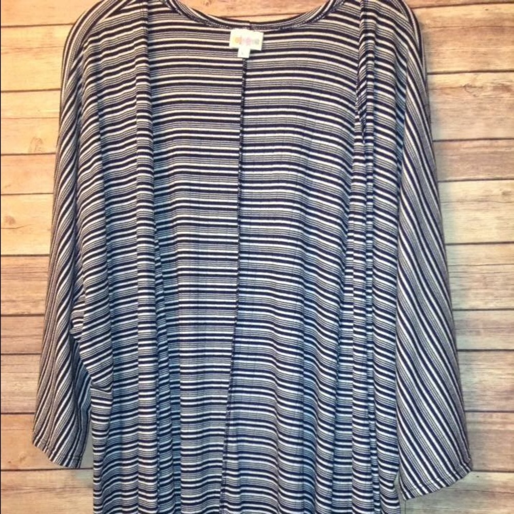 LuLaRoe Lindsay Size Large