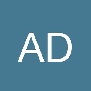 Meet your Posher, Adria