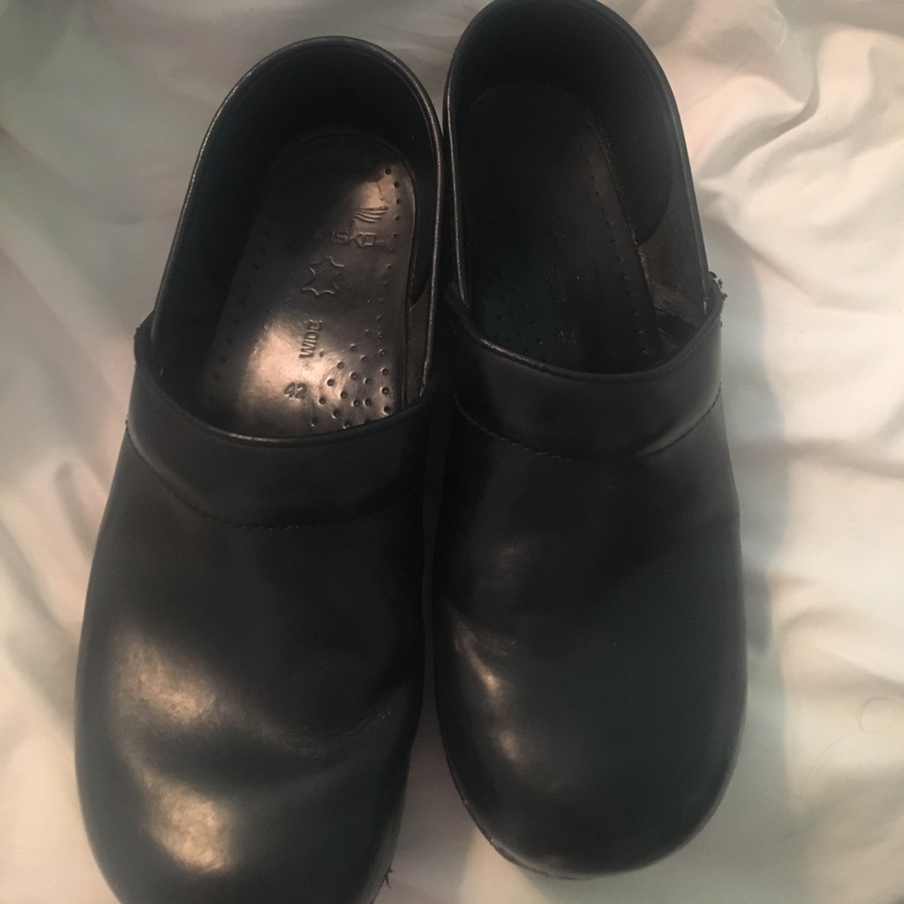 Black Danskos