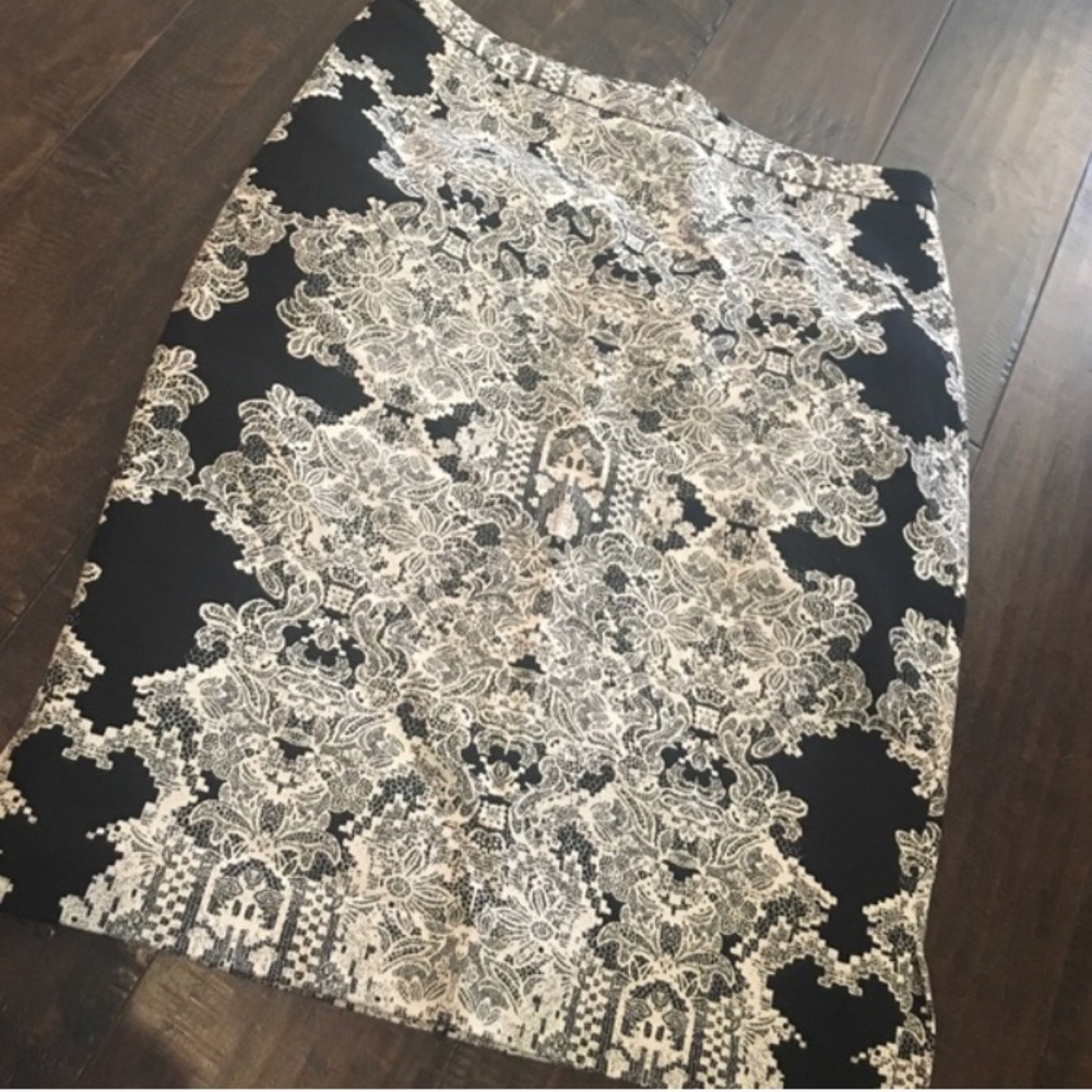 H&M Patterned Pencil Skirt