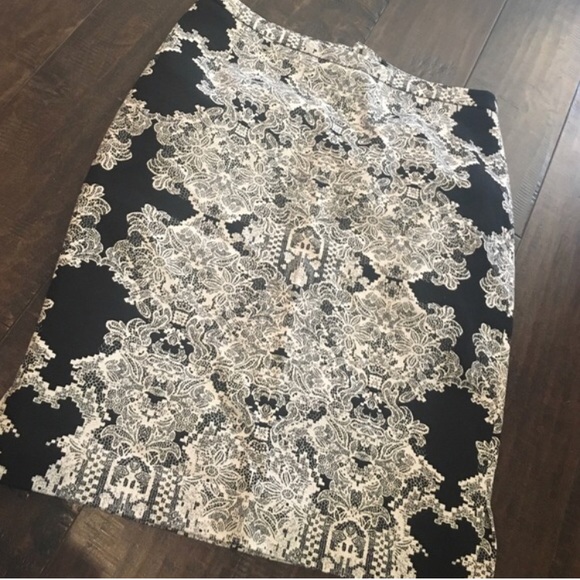 H&M Patterned Pencil Skirt - Picture 1 of 3