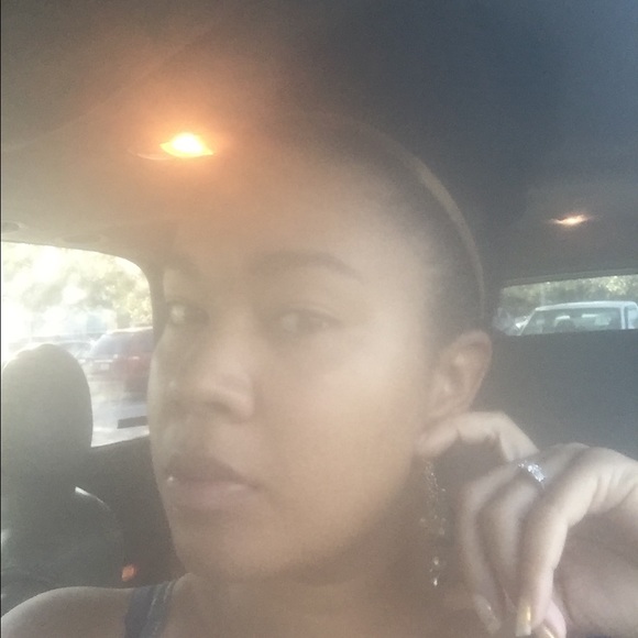 Meet your Posher, Eva - Picture 2 of 2