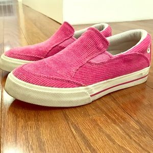 GRAVIS by Burton slip ons NWOT