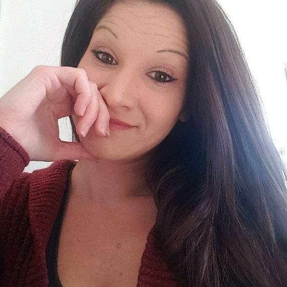 Meet your Posher, Brandy - Picture 1 of 1