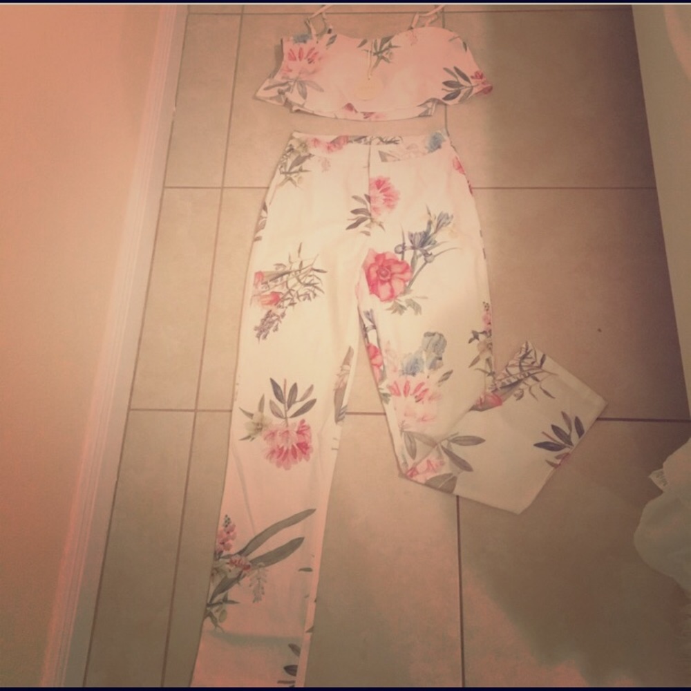 Floral Crop Top Pant Set