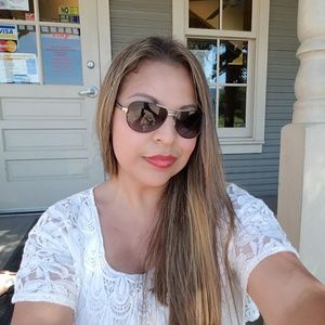 Meet your Posher, Veronica