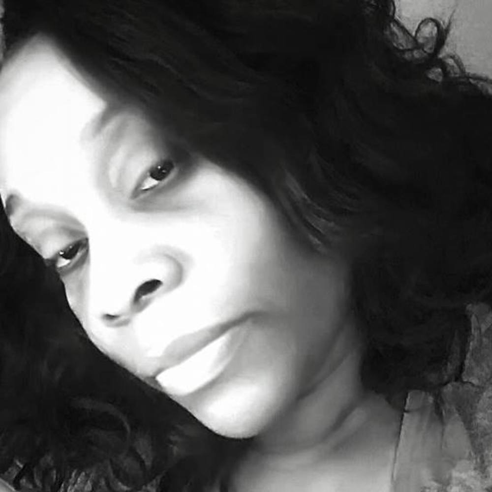Meet your Posher, Tia
