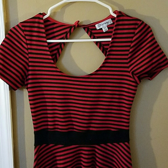 Fabulous Red dress - Picture 3 of 5