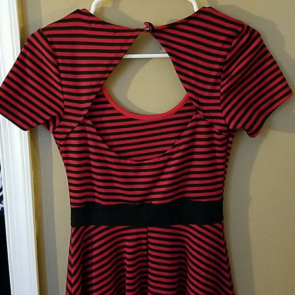 Fabulous Red dress - Picture 4 of 5