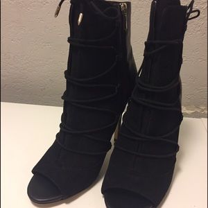 Sam Elderman Asher peep toe Booties
