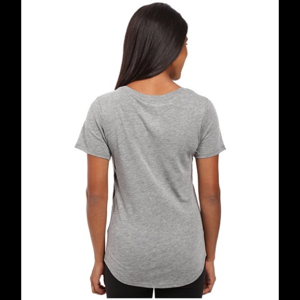 SOLD NIKE FUTURA SCOOP T-SHIRT - WOMEN'S - Picture 3 of 4