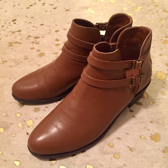 Brown ankle booties with double buckle - Picture 2 of 4