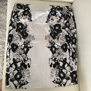 Lane Bryant size 16 black and white 2% lycra skirt