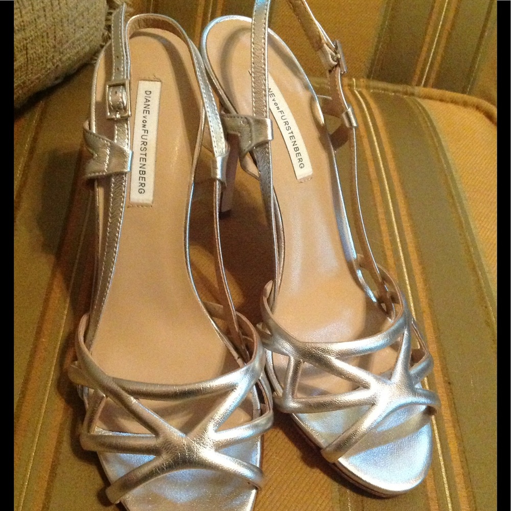DIANE von FURSTENBERG sandals