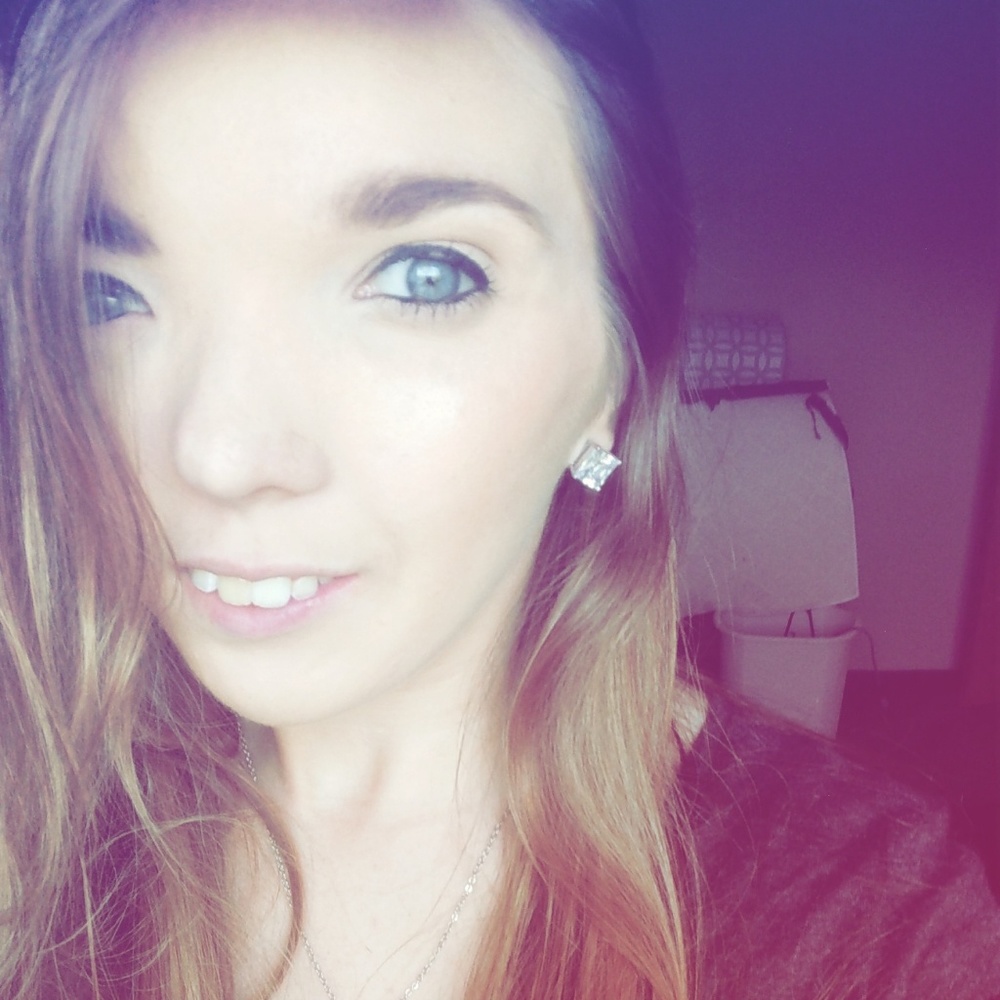 Meet your Posher, Hali