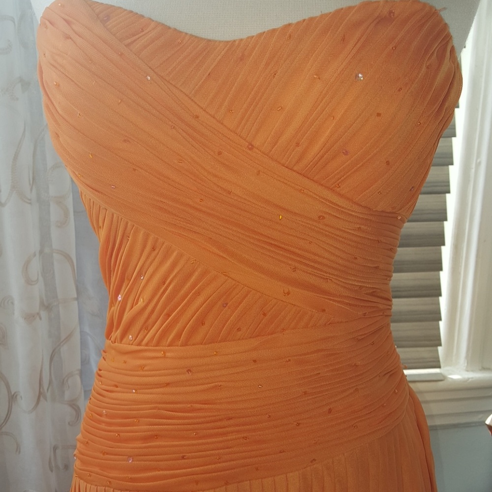 Dress - Picture 2 of 2