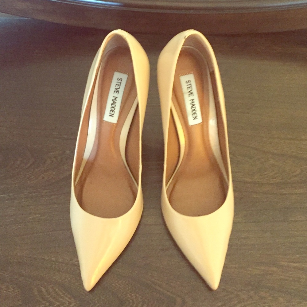 Steve Madden Stiletto Pumps in Nude Color Size 9
