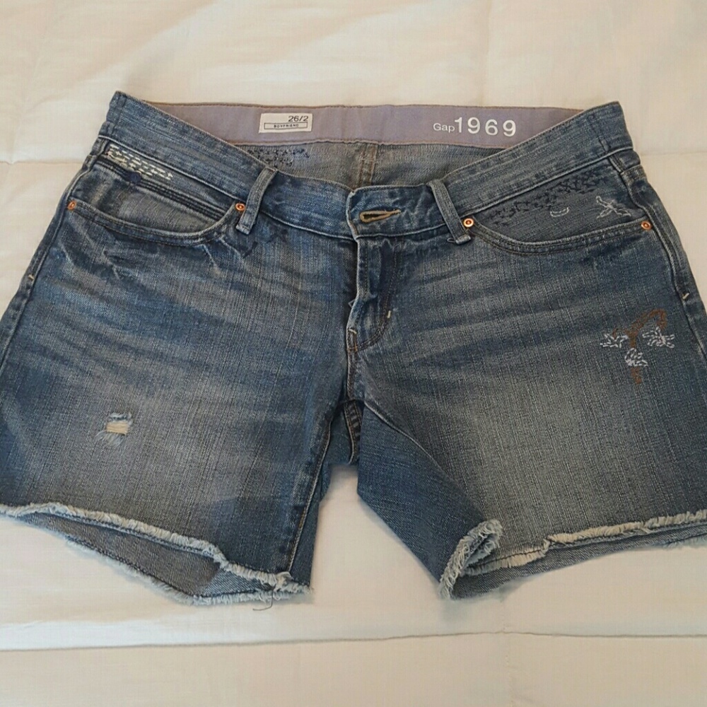 GAP 1969 Boyfriend shorts size 2/26