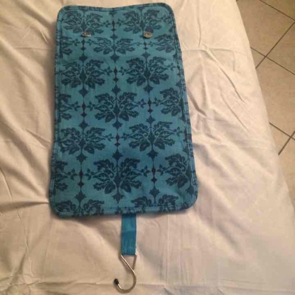 Beautiful makeup carrier - Picture 2 of 3