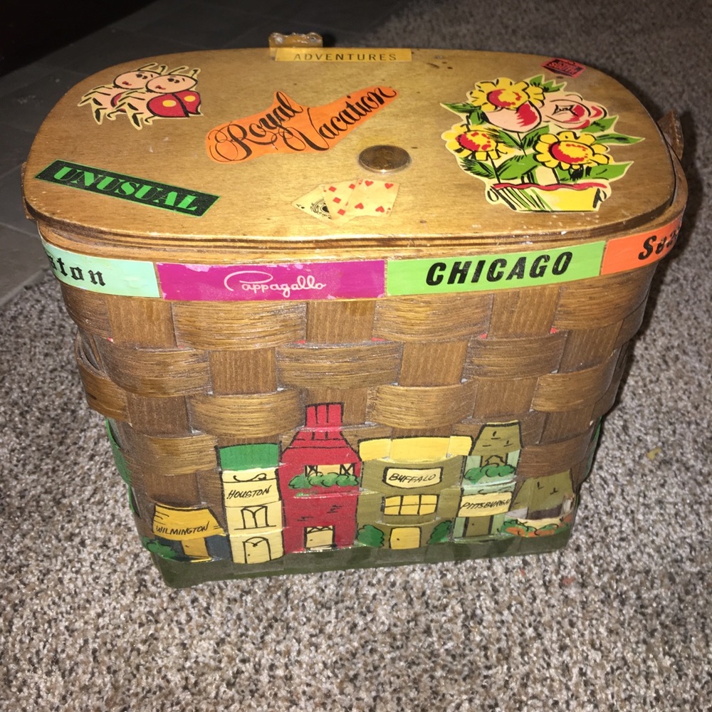 Collectible vacation basket