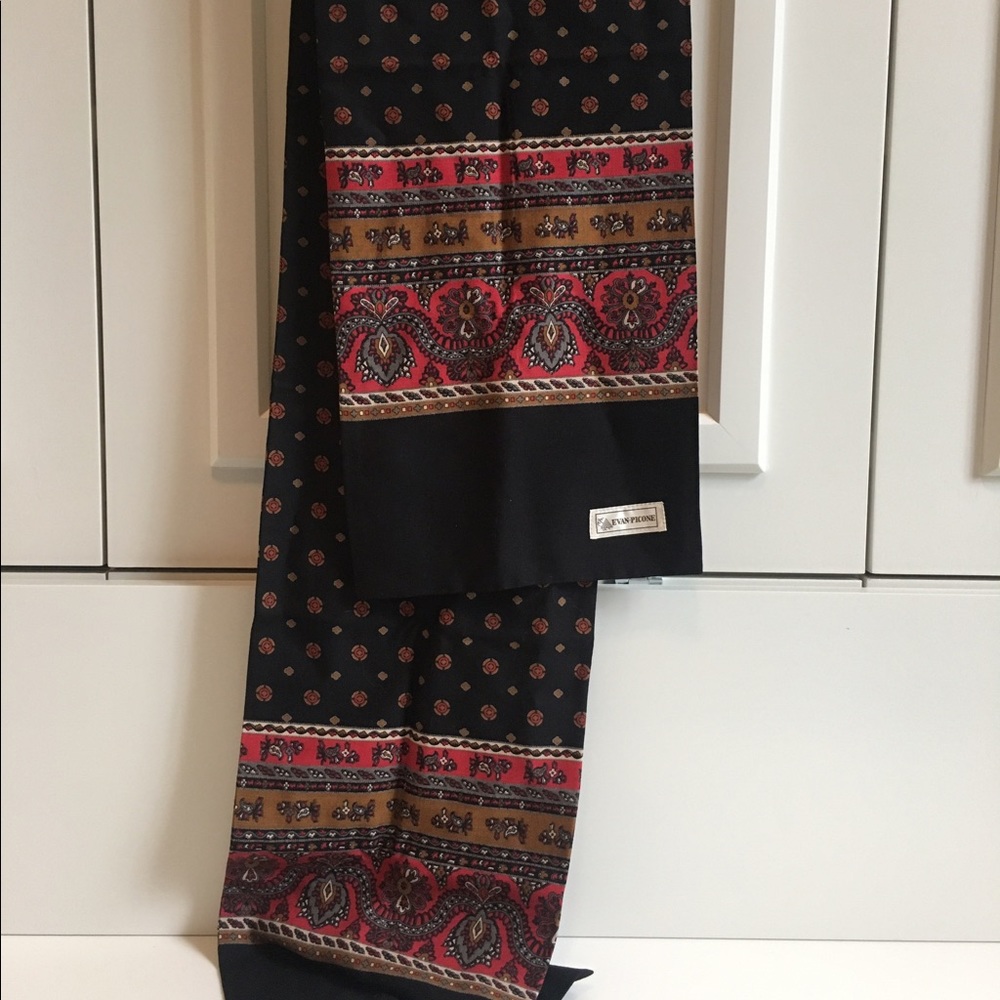 VINTAGE Evan-Picone Scarf