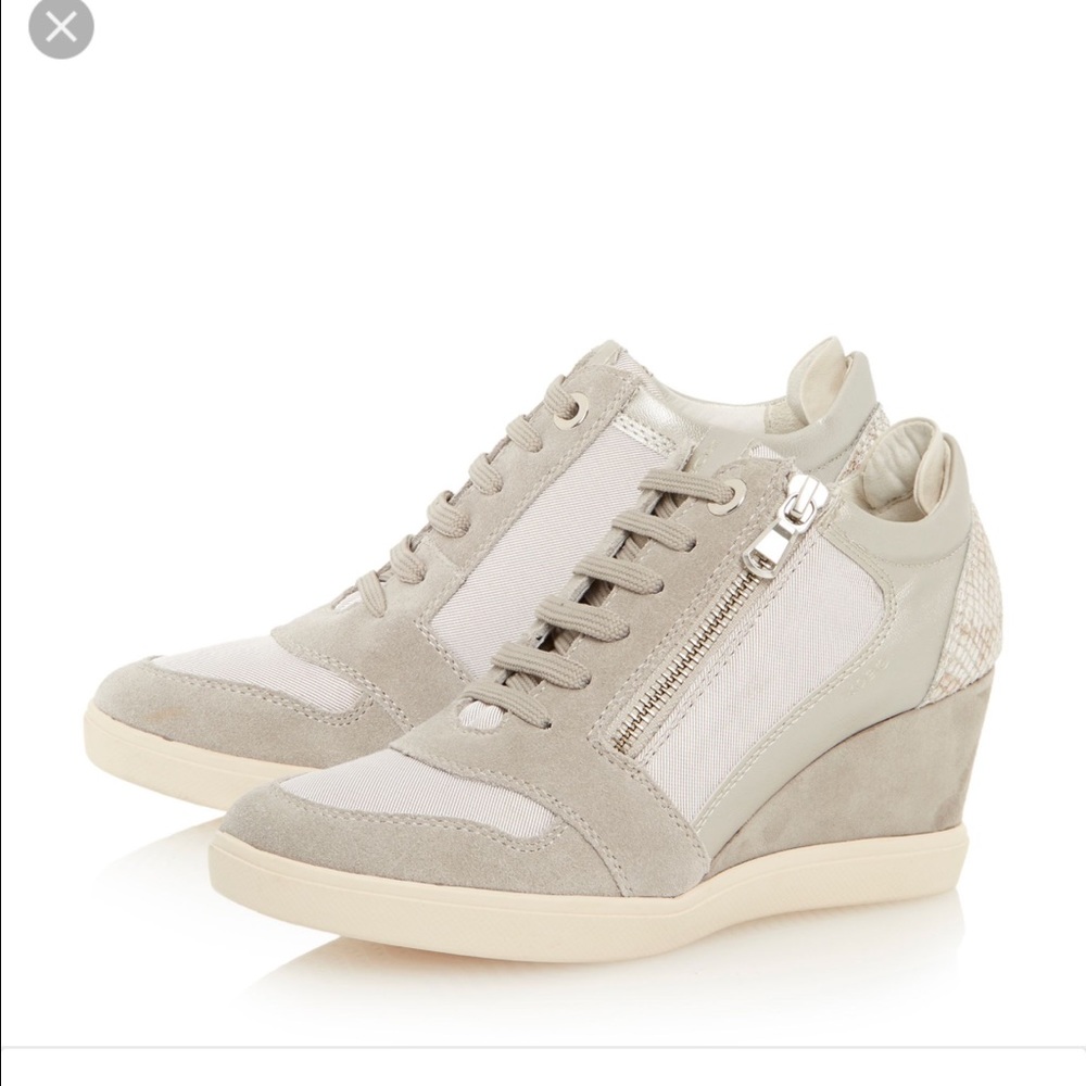 NWT Women's Gray D Eleni Lace Up Sporty Wedge!!