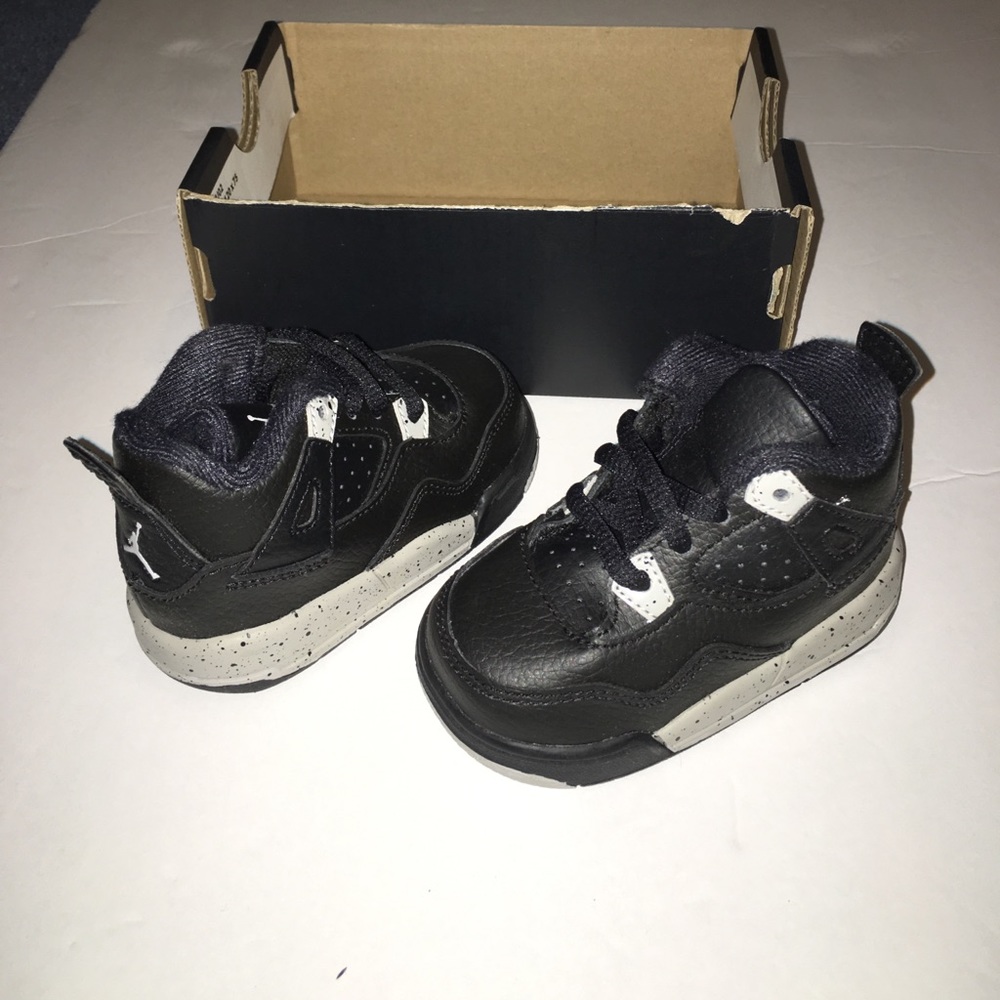 New Jordan 4 Oreo toddler size 4c