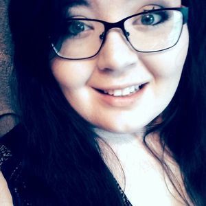 Meet your Posher, Caitlin