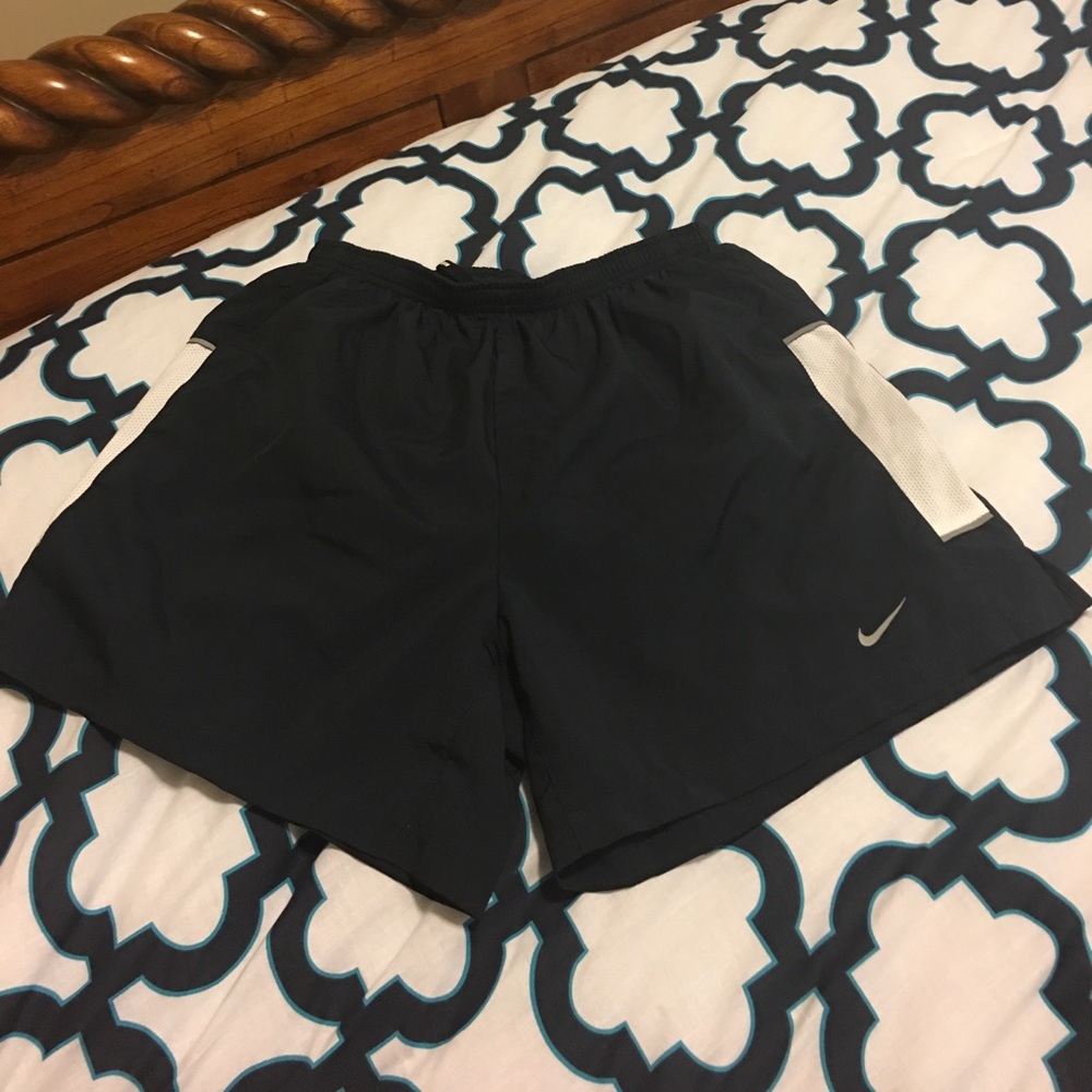 Men's M navy Nike shorts with built in underwear.