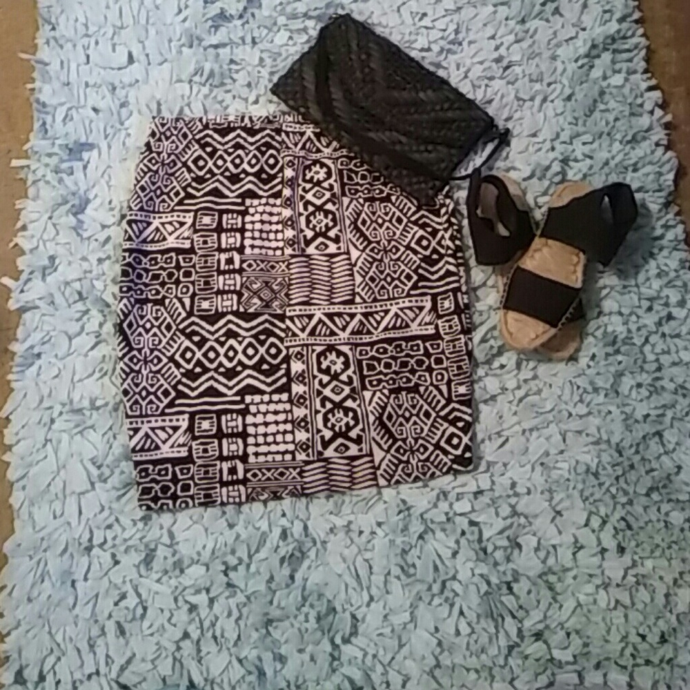 Tribal like mini skirt