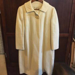 Vintage Cream Coat with Satin-like lining - size m