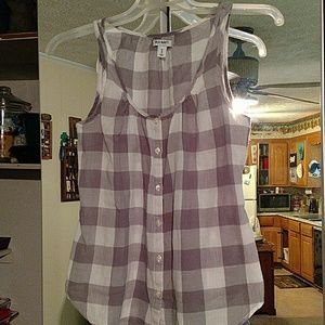 Sleeveless button up