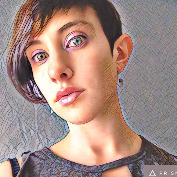 Meet your Posher, Laura - Picture 1 of 1