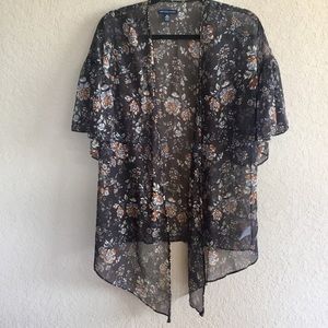Dark Floral American Eagle Kimono