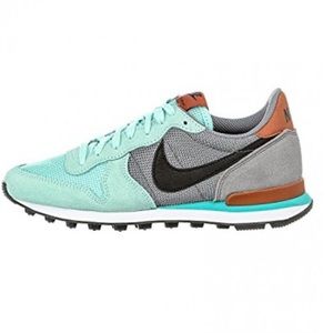 Nike International - Mint Green