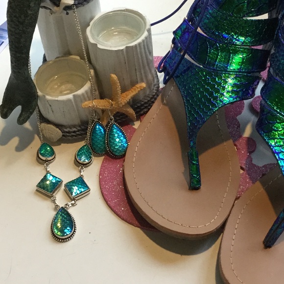 LAST PAIR Size 7.5 no restock - Picture 3 of 4