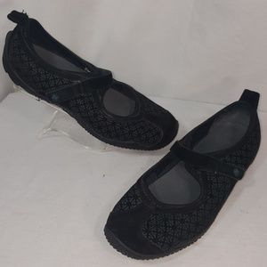 Merrell black floral print Circut velcro comfort