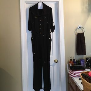 Cache jumper with gold buttons and zippers size 6