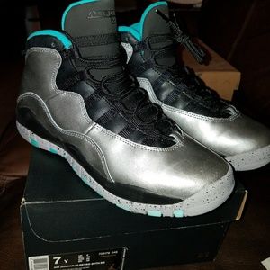 Authentic Air Jordan Retro 10 - Lady Liberty