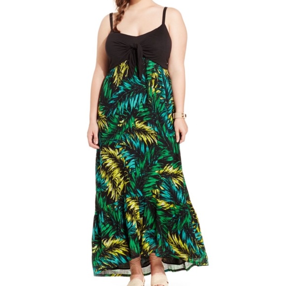 Jessica Simpson’s Mini Dress & Slit Maxi Dress In Clothing Campaign