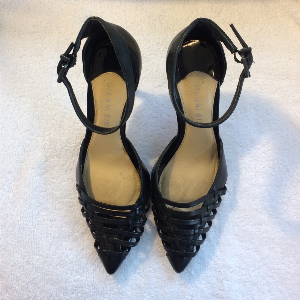 Gianni Bini Black Leather Pointed Woven Heel -6.5