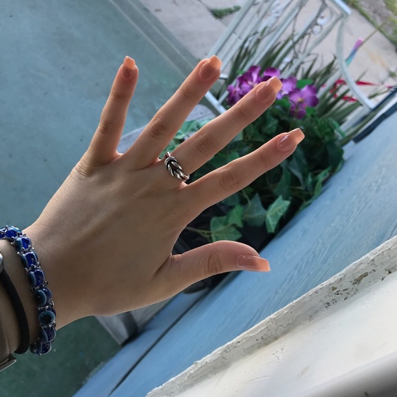 ❌❌SOLD❌❌Lovers knot James Avery ring - Picture 2 of 5