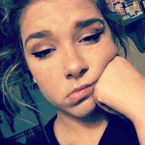 Meet your Posher, Brenna