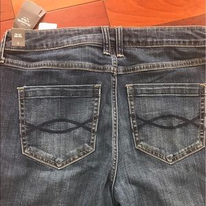 Abercrombie & Fitch brand new high rise flare jean